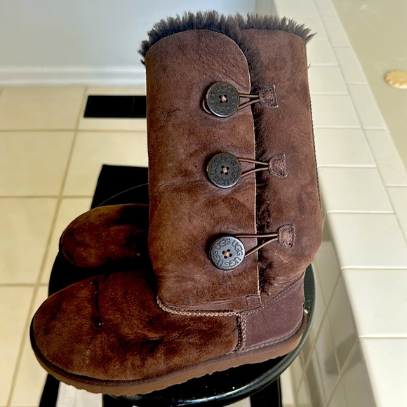 Ugg boots - Picture 1 of 2